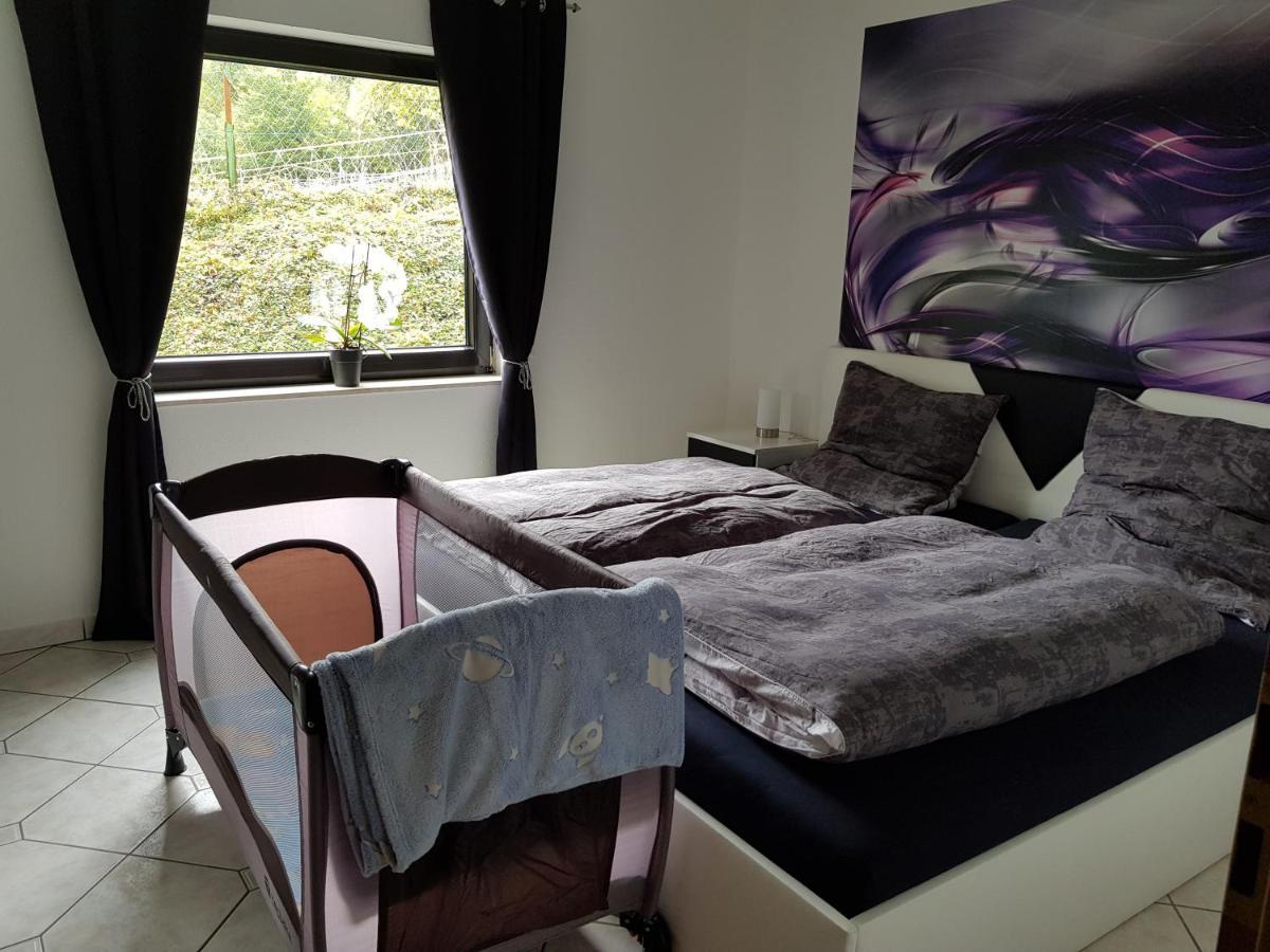 Ferienwohnung Tinas Beauty เนคคาร์ชไตนัค ภายนอก รูปภาพ
