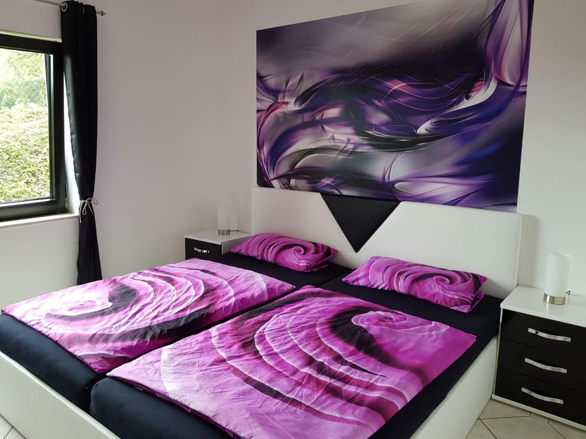 Ferienwohnung Tinas Beauty เนคคาร์ชไตนัค ภายนอก รูปภาพ